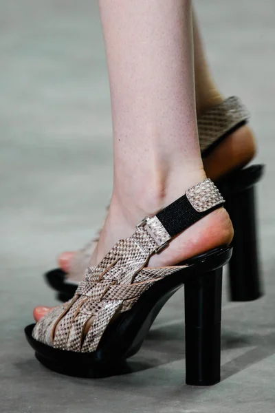 Look 3